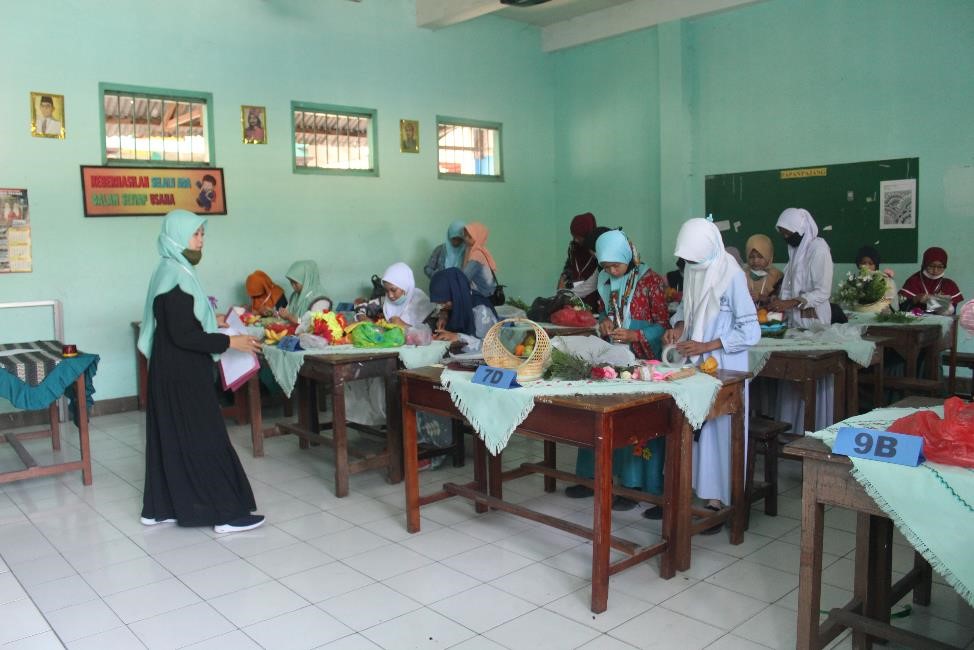 Proses Lomba Menghias Buah Tetap Mematuhi Protokol Kesehatan